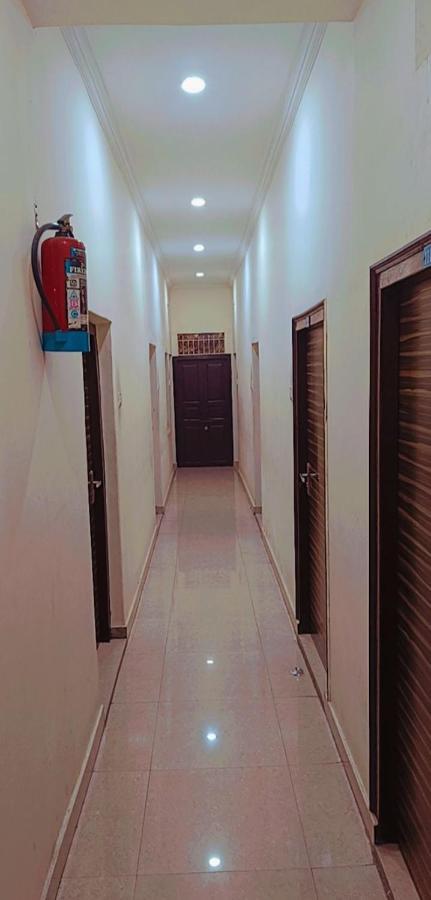 Hotel Bhagirath Варанаси Экстерьер фото
